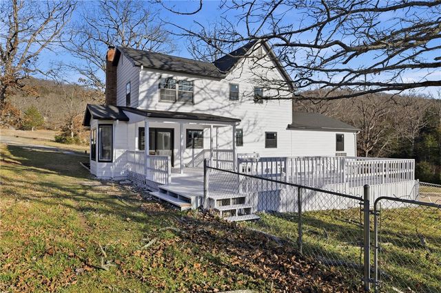 578 County Road 227, Eureka Springs, AR 72631