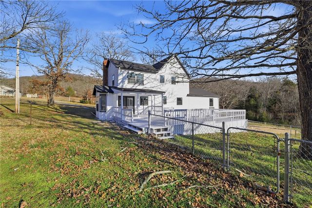 578 County Road 227, Eureka Springs, AR 72631