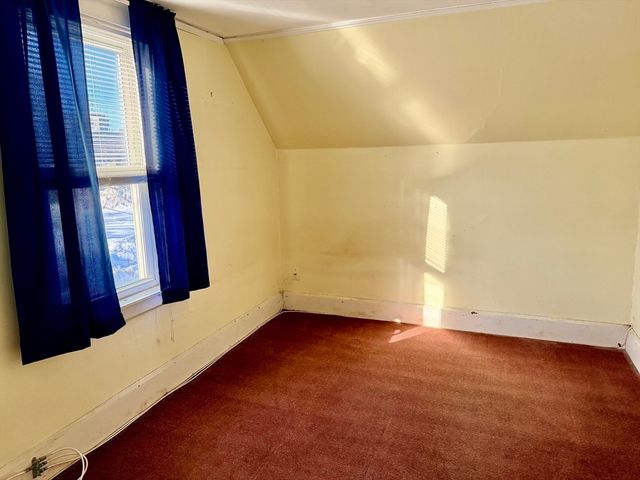 79 Lawrence St, Salem, MA 01970