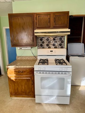 79 Lawrence St, Salem, MA 01970