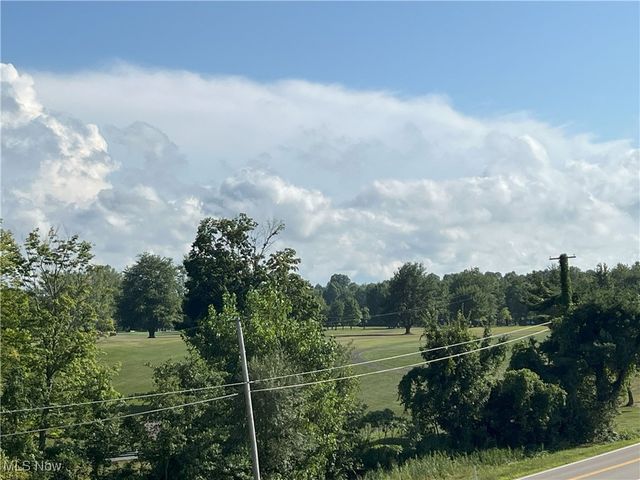 2663 Lake Road, Conneaut, OH 44030