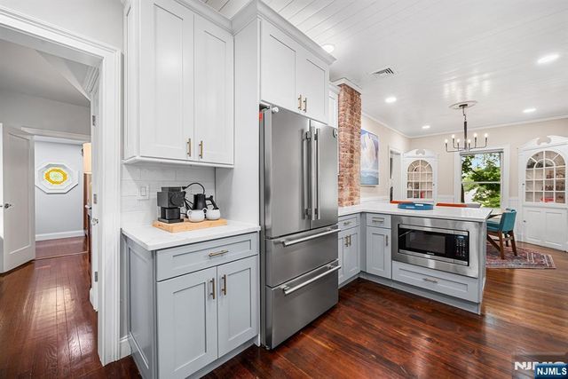 40 W Oak Street, Ramsey, NJ 07446