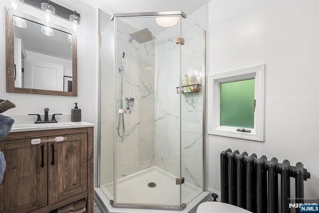 40 W Oak Street, Ramsey, NJ 07446