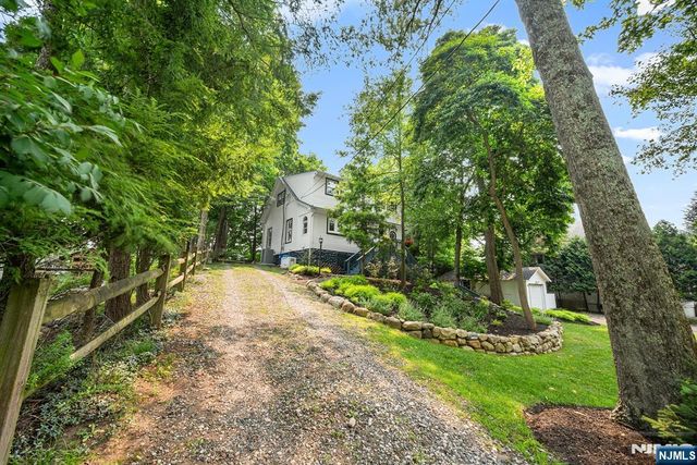 40 W Oak Street, Ramsey, NJ 07446