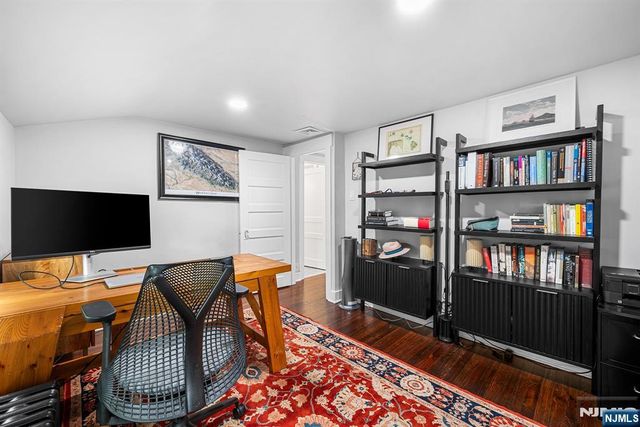 40 W Oak Street, Ramsey, NJ 07446