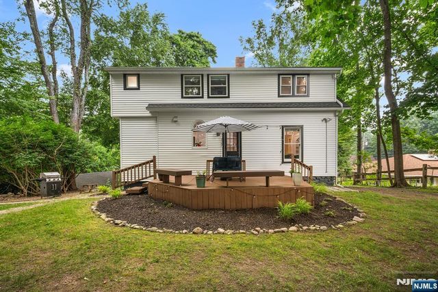 40 W Oak Street, Ramsey, NJ 07446