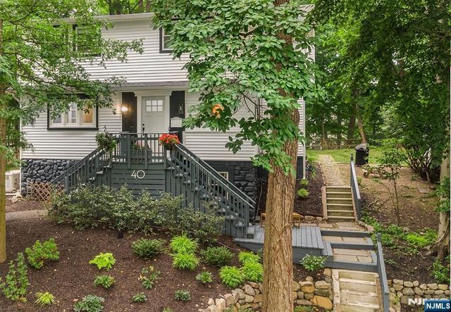 40 W Oak Street, Ramsey, NJ 07446