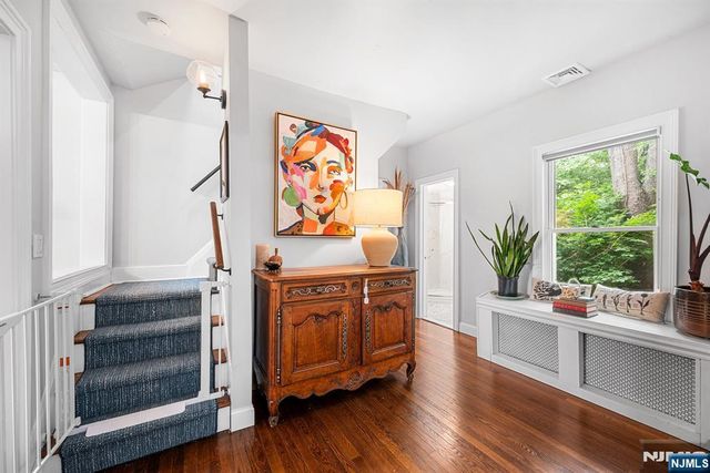 40 W Oak Street, Ramsey, NJ 07446