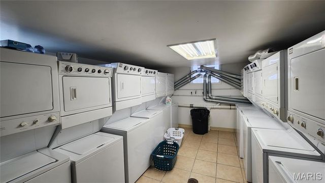 7570 Byron Place 3W, Clayton, MO 63105