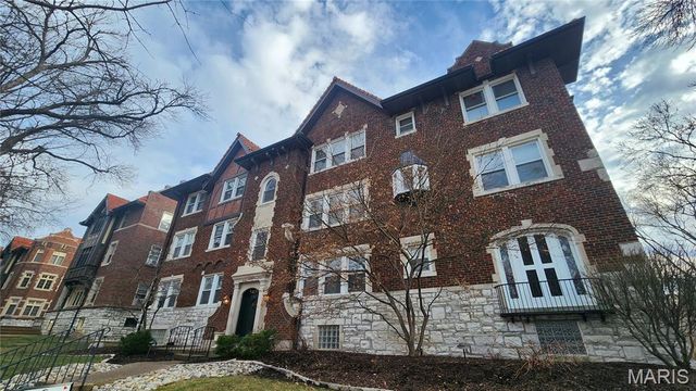 7570 Byron Place 3W, Clayton, MO 63105