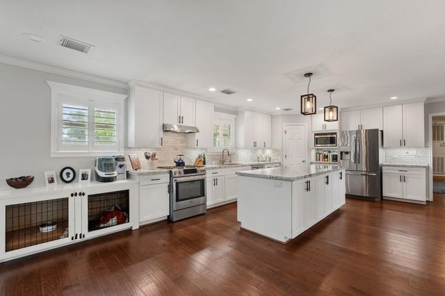 1506 Freedonia Drive, Houston, TX 77055