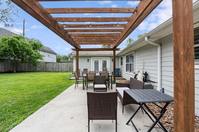 1506 Freedonia Drive, Houston, TX 77055