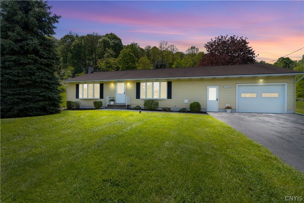 4421 Whedon Road, Camillus, NY 13031