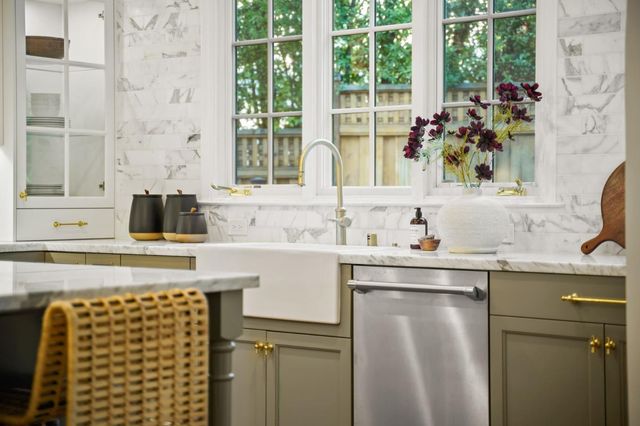 670 Edgewood Road, San Mateo, CA 94402