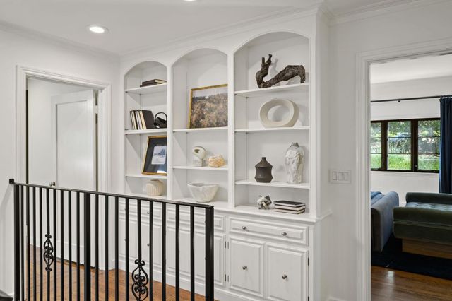 670 Edgewood Road, San Mateo, CA 94402