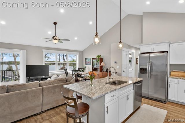 5847 Scenic Bluff Drive 28, Brighton, MI 48116
