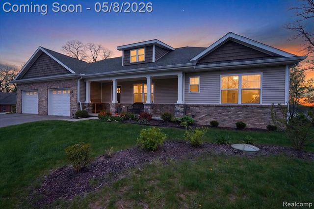5847 Scenic Bluff Drive 28, Brighton, MI 48116