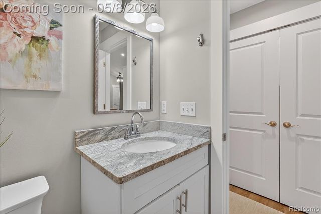 5847 Scenic Bluff Drive 28, Brighton, MI 48116