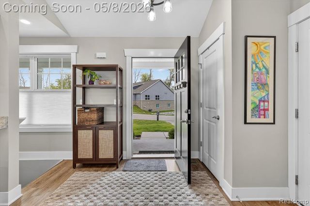 5847 Scenic Bluff Drive 28, Brighton, MI 48116