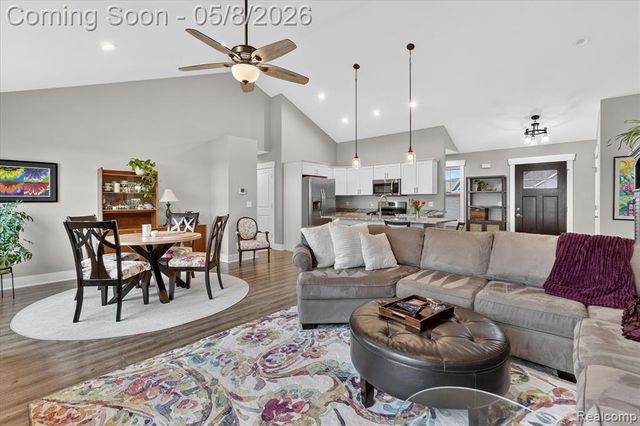 5847 Scenic Bluff Drive 28, Brighton, MI 48116