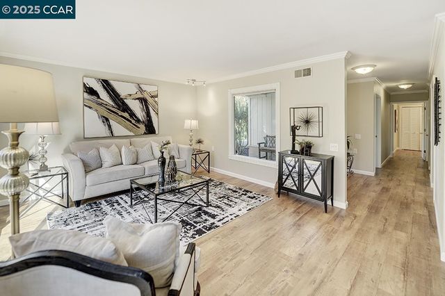 2424 Tice Creek Dr. 2, Walnut Creek, CA 94595