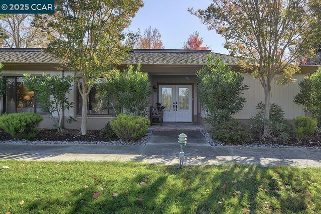2424 Tice Creek Dr. 2, Walnut Creek, CA 94595