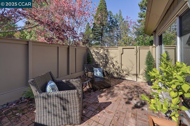 2424 Tice Creek Dr. 2, Walnut Creek, CA 94595
