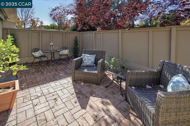 2424 Tice Creek Dr. 2, Walnut Creek, CA 94595