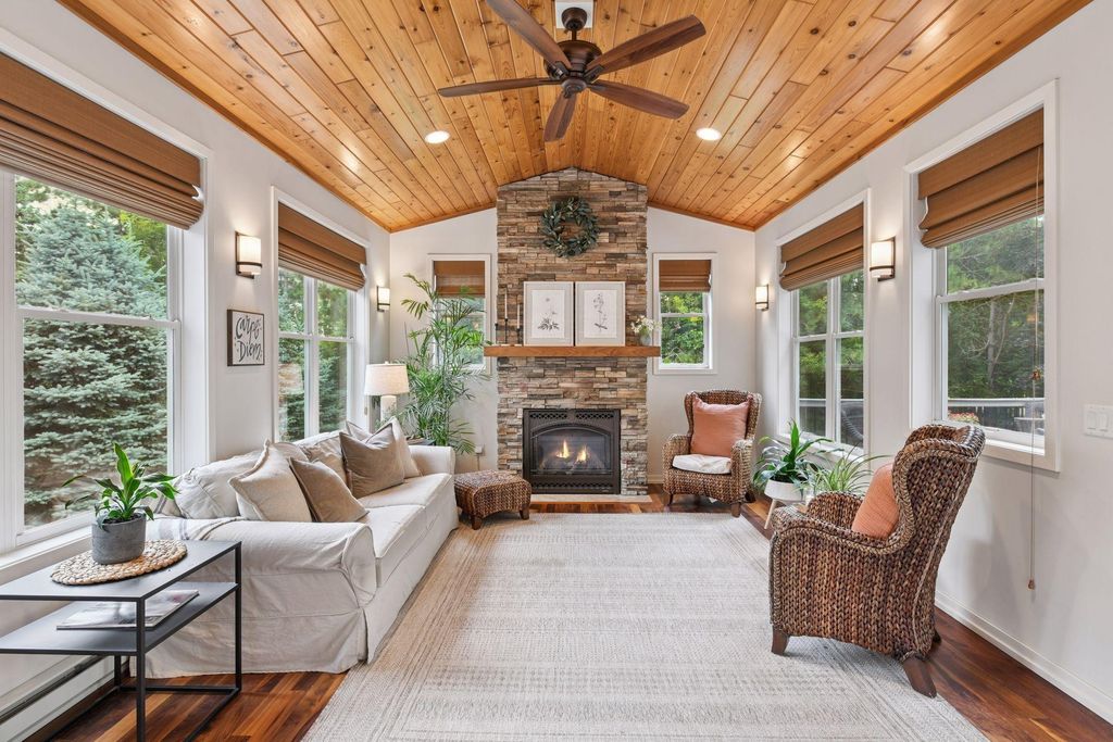 18052 Cole Court, Eden Prairie, MN 55347