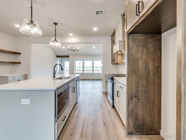 3461 E 153rd Street S, Bixby, OK 74008