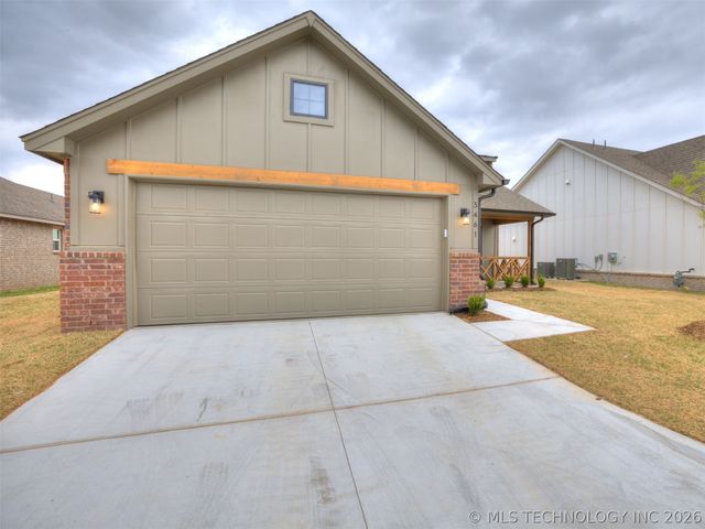 3461 E 153rd Street S, Bixby, OK 74008
