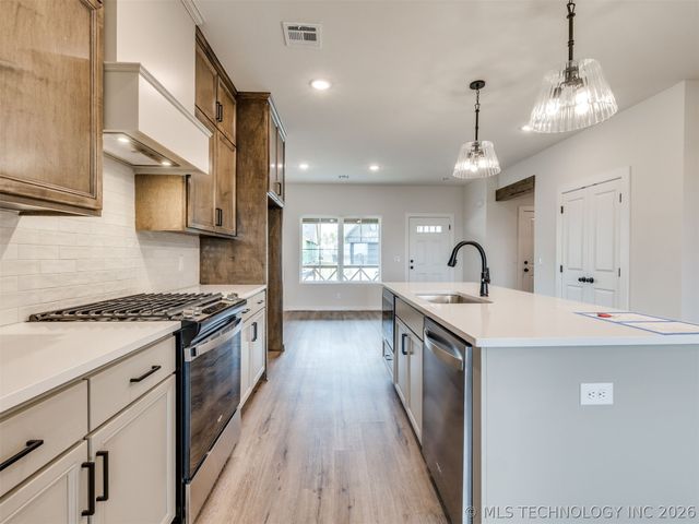 3461 E 153rd Street S, Bixby, OK 74008