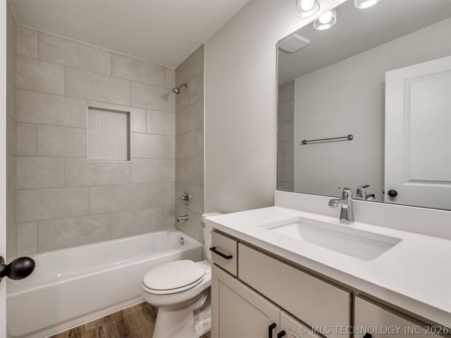 3461 E 153rd Street S, Bixby, OK 74008