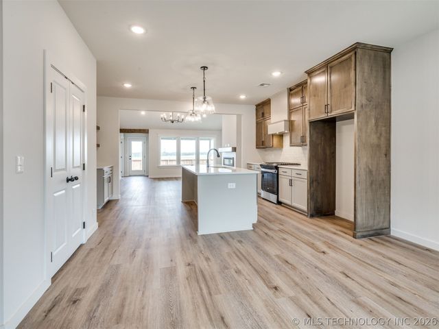 3461 E 153rd Street S, Bixby, OK 74008