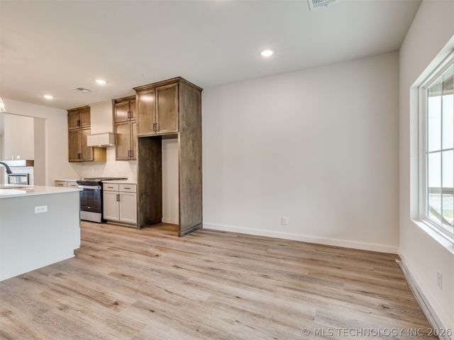 3461 E 153rd Street S, Bixby, OK 74008