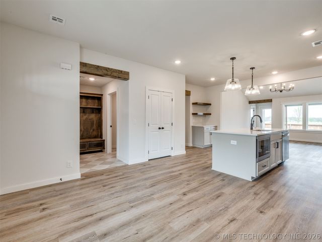 3461 E 153rd Street S, Bixby, OK 74008