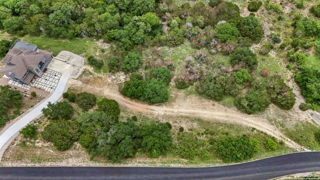 378 Oak Shores Dr, Canyon Lake, TX 78133