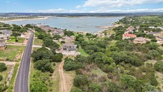 378 Oak Shores Dr, Canyon Lake, TX 78133