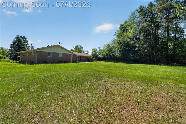 2091 N Irish Road, Davison, MI 48423