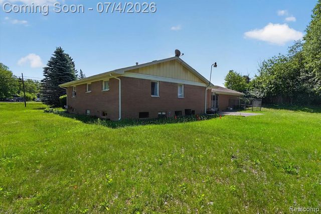 2091 N Irish Road, Davison, MI 48423