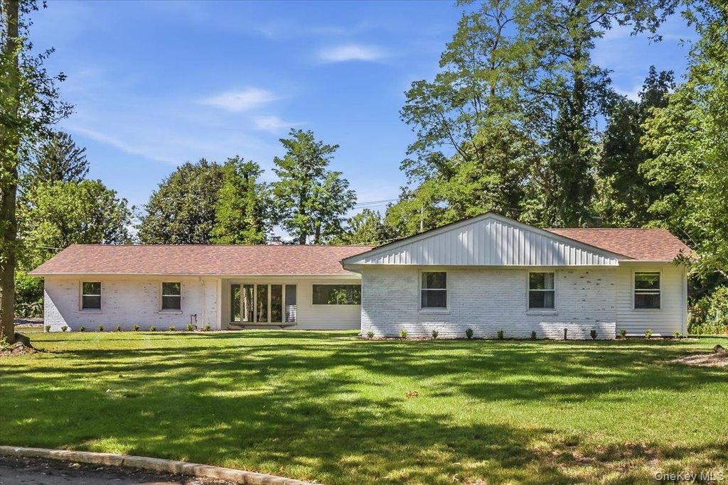 9 Empire Court, Dix Hills, NY 11746 — exterior