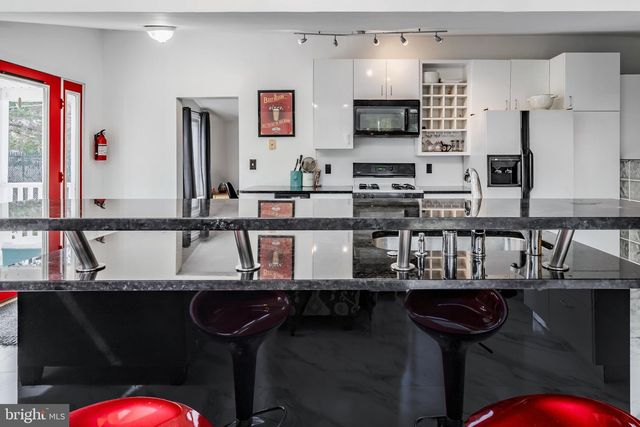 922 LONGWOOD AVE, Cherry Hill, NJ 08002