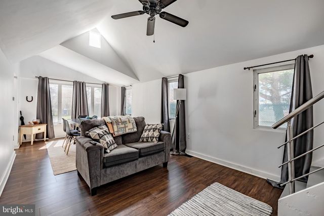 922 LONGWOOD AVE, Cherry Hill, NJ 08002