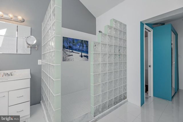 922 LONGWOOD AVE, Cherry Hill, NJ 08002