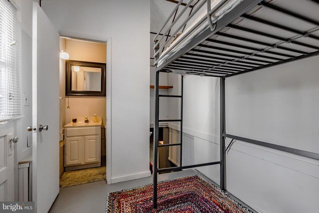 922 LONGWOOD AVE, Cherry Hill, NJ 08002