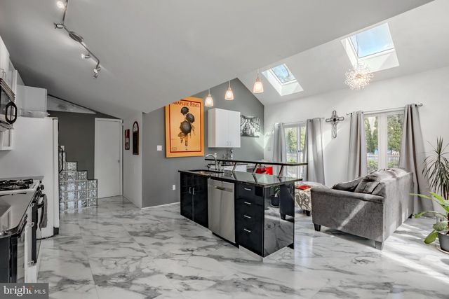 922 LONGWOOD AVE, Cherry Hill, NJ 08002