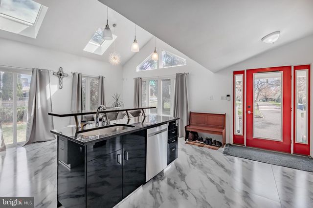 922 LONGWOOD AVE, Cherry Hill, NJ 08002