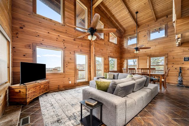 4664 Highway 64, E, Wartrace, TN 37183