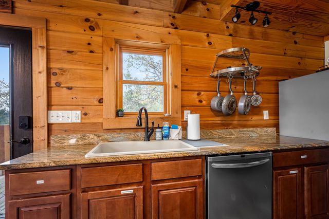 4664 Highway 64, E, Wartrace, TN 37183