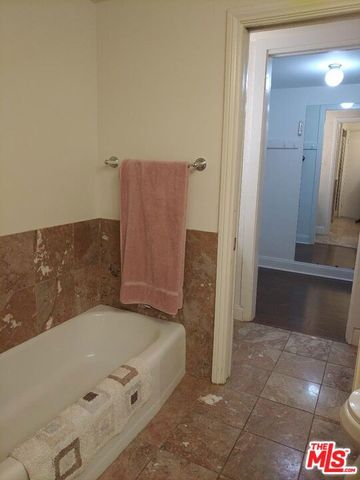 23918 De Ville Way B, Malibu, CA 90265